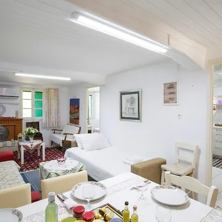 Apartment Cozy Village Nest